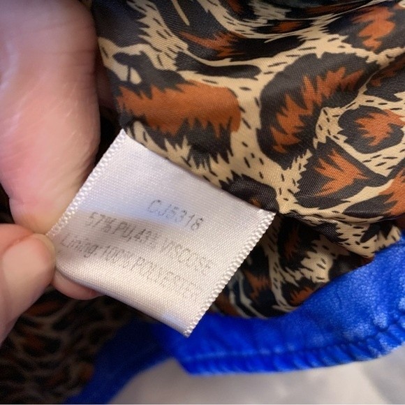 TCEC Royal Blue Faux Leather cropped Jacket. Size Medium. - Picture 5 of 8